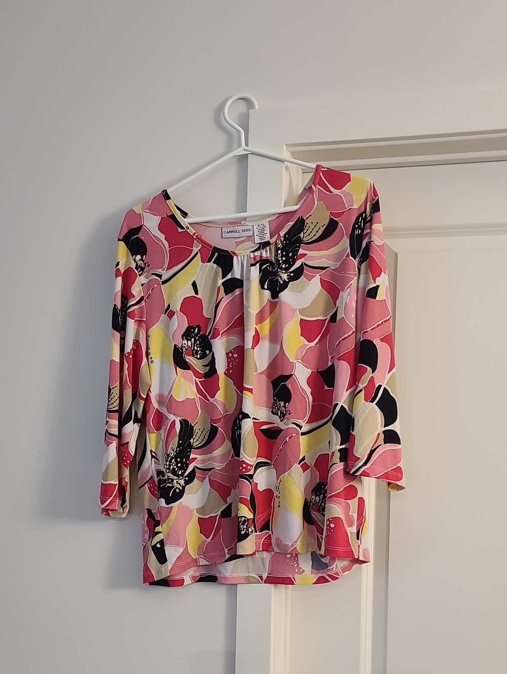 Pink Floral Scoop-Neck Blouse with 3/4 Sleeves
